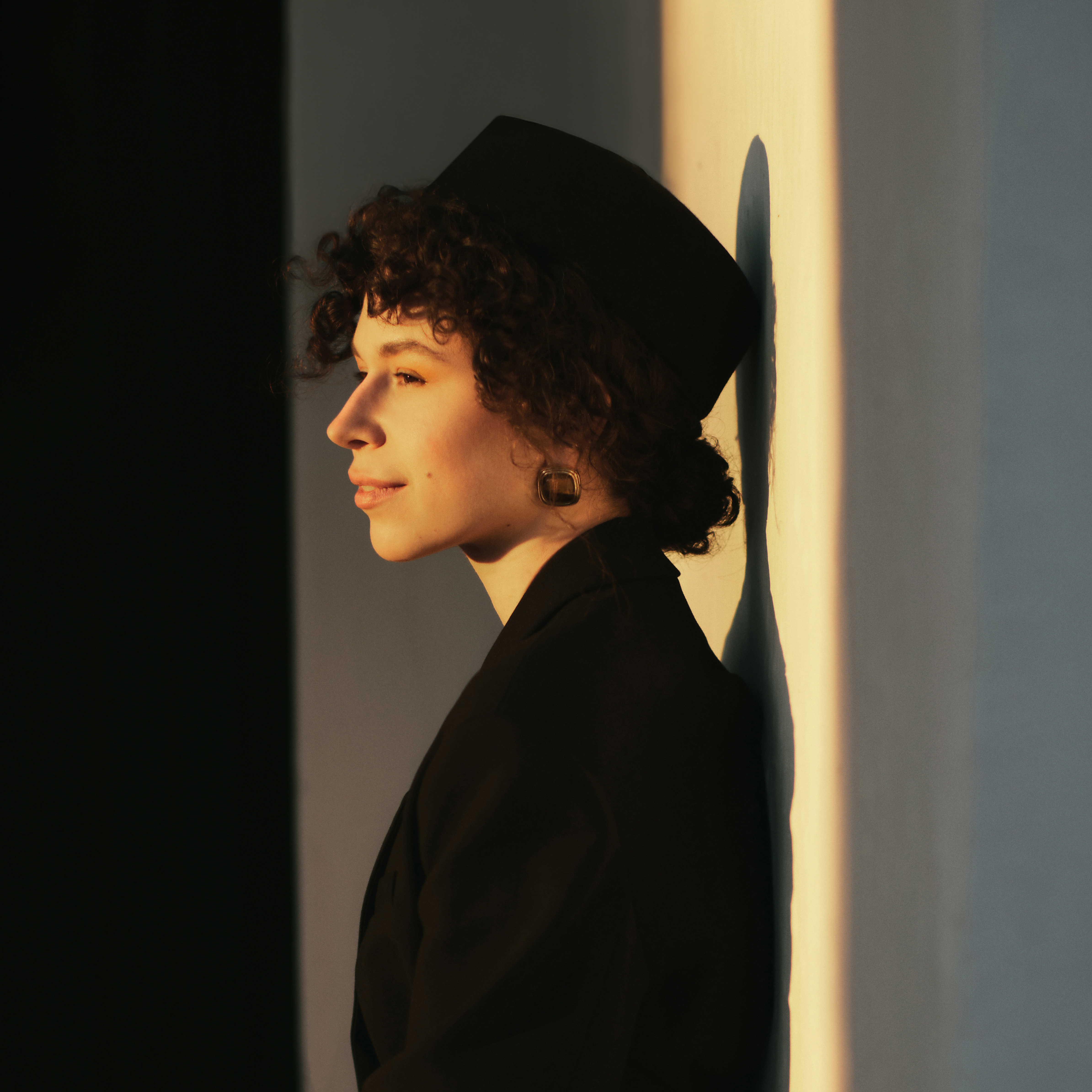 Alexandra Curly